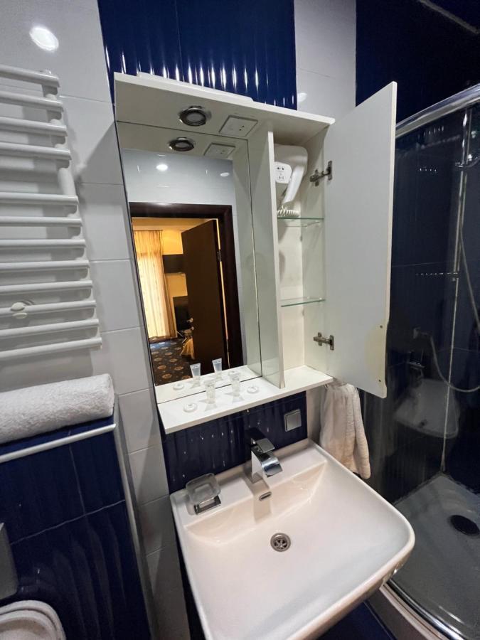 Hotel New Royal Tbilisi Ngoại thất bức ảnh