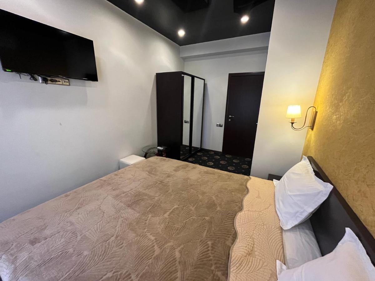 Hotel New Royal Tbilisi Ngoại thất bức ảnh