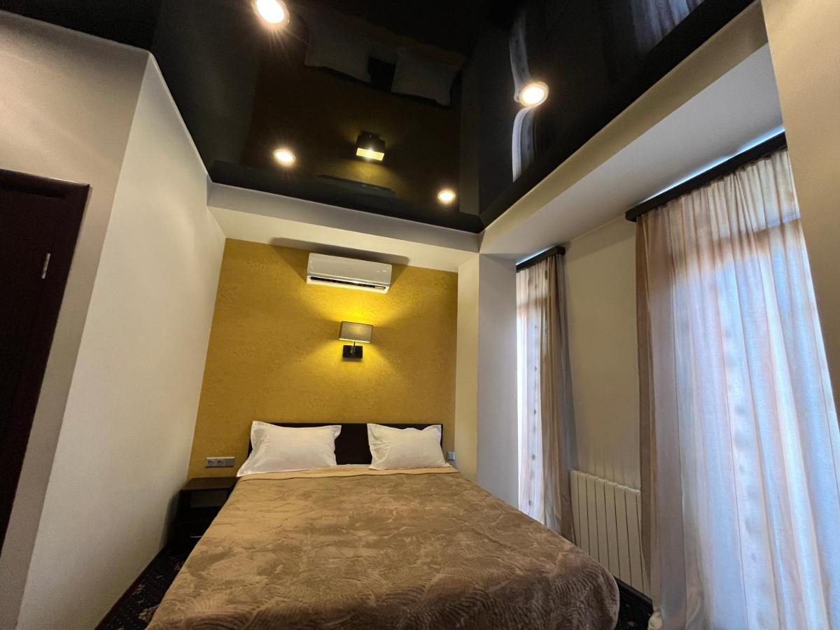 Hotel New Royal Tbilisi Ngoại thất bức ảnh