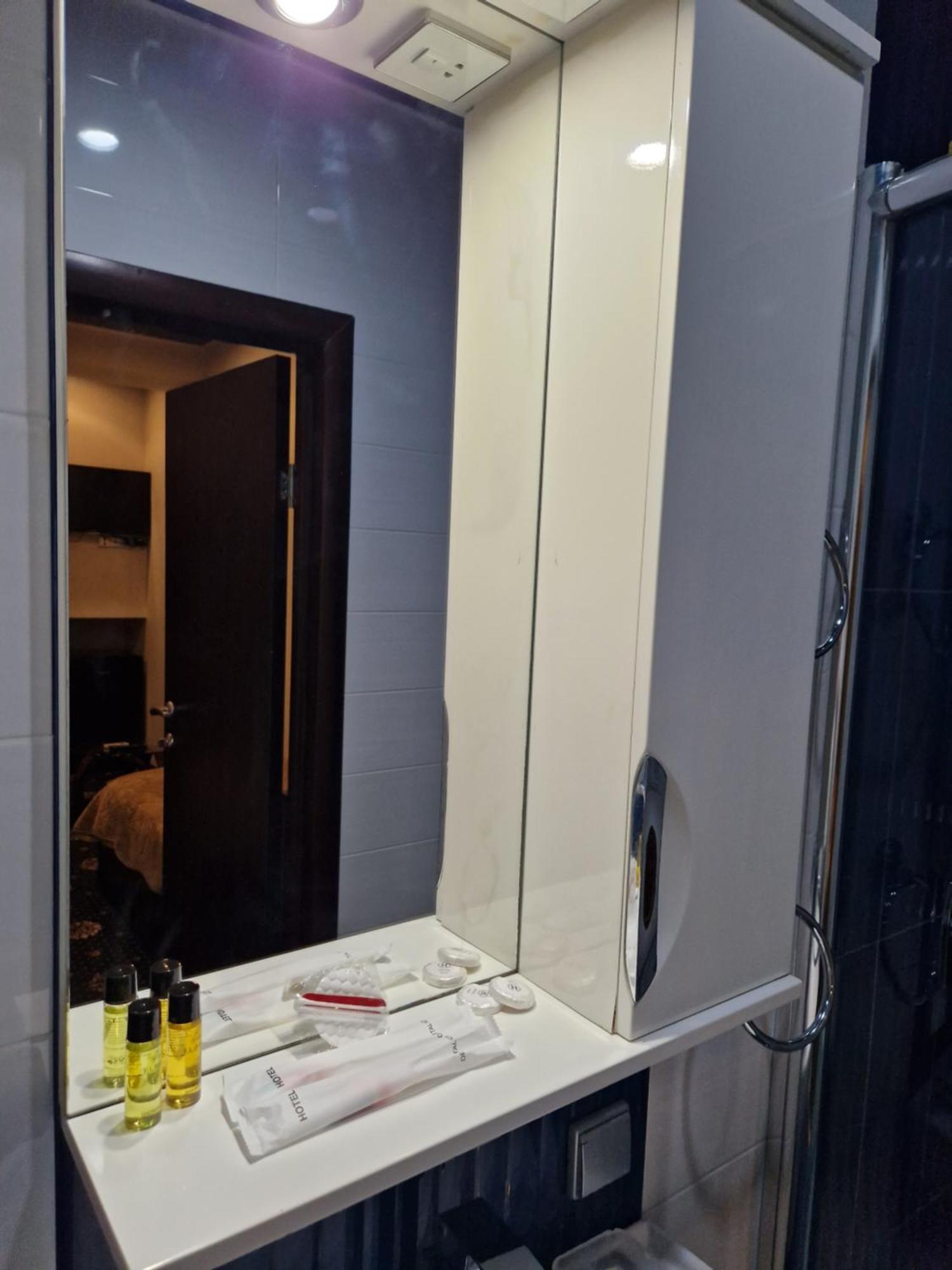 Hotel New Royal Tbilisi Ngoại thất bức ảnh
